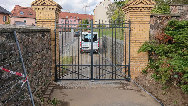 Hoftor zweiflueglig schmiedeeisern